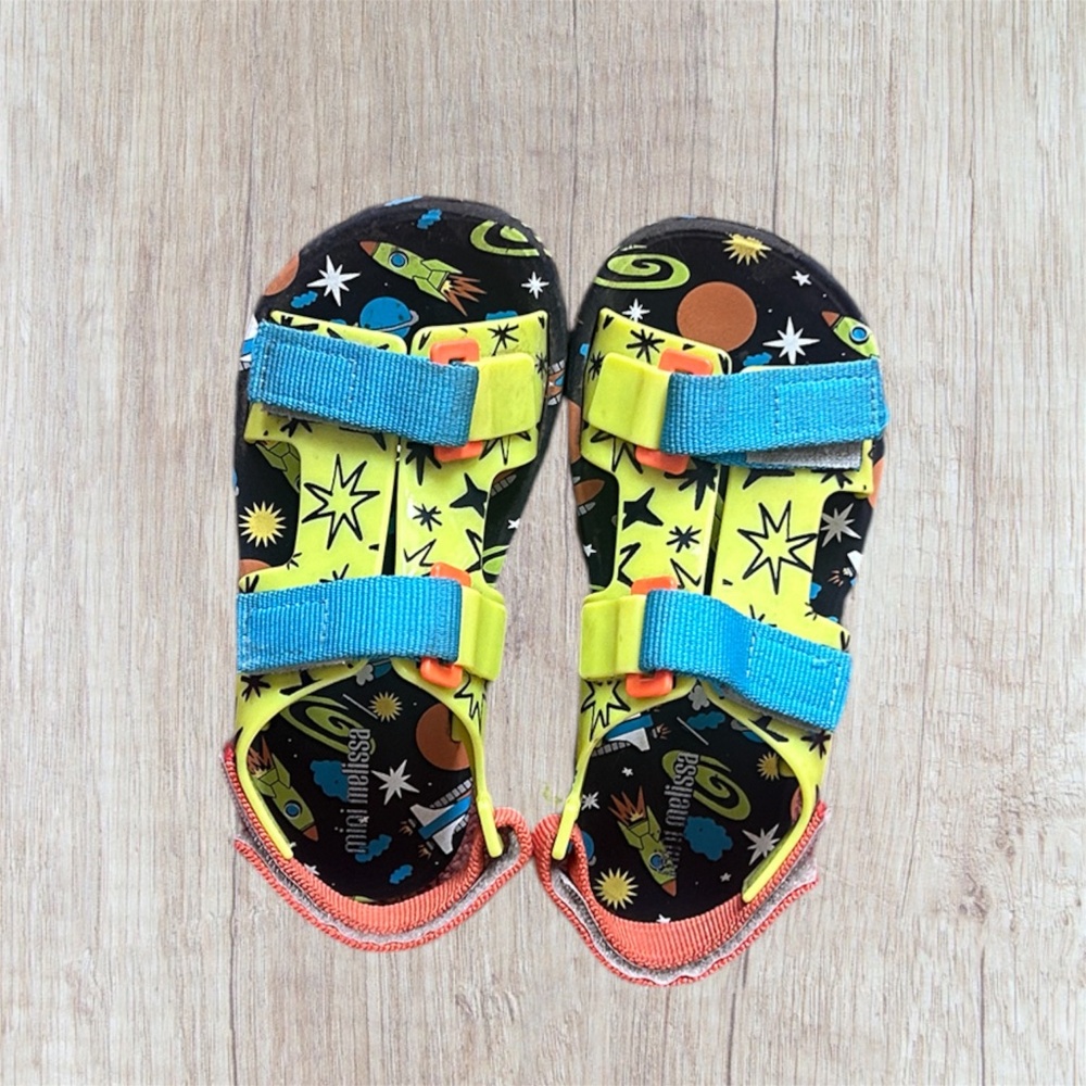 13 Mini Melissa x Fabula Space Sandals